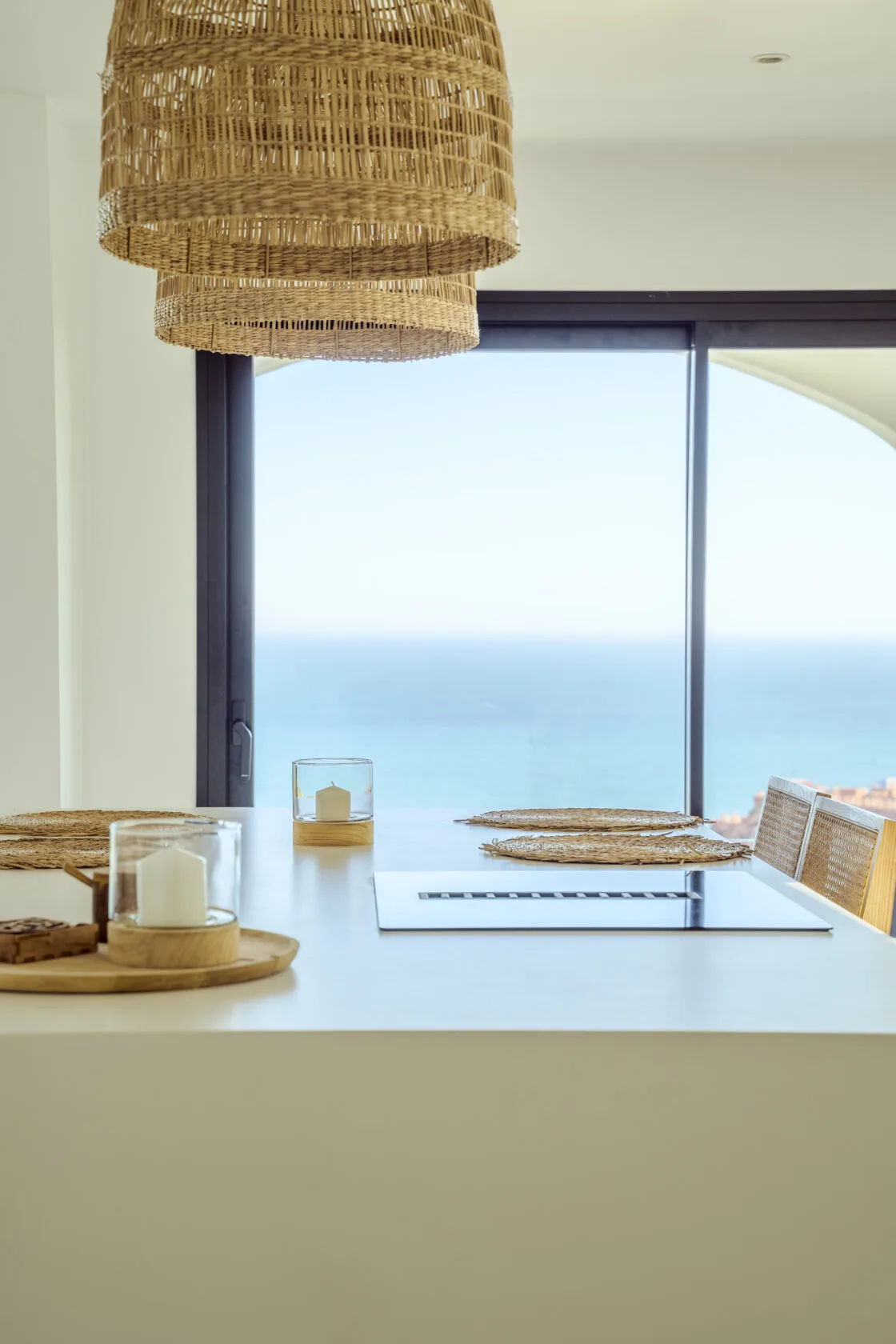 Indoor   Kitchen & Seaview